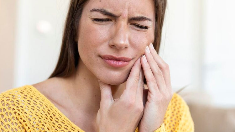 Cómo aliviar el dolor de muelas: quitarlo y calmarlo